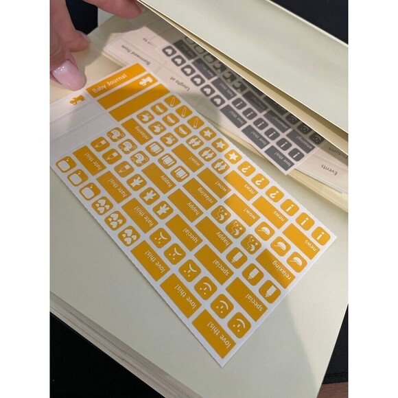 Baby milestone and journal bundle - Picture 8 of 9